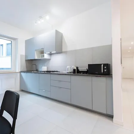 아파트 A Casa Di Chiara By Reasy&busy