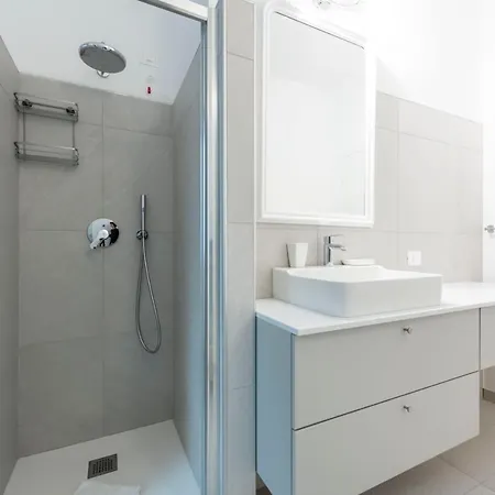 A Casa Di Chiara By Reasy&busy Daire Verona